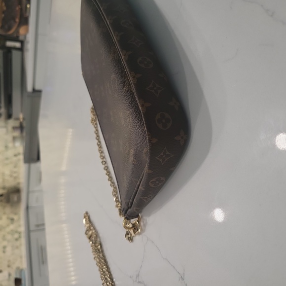 Louis Vuitton Pochette Pouch - Picture 8 of 15
